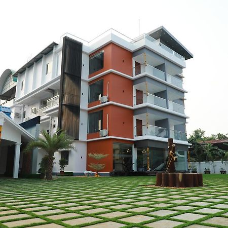 Achoos Residency Otel Tiruvalla Dış mekan fotoğraf