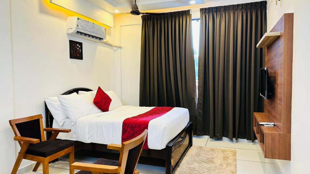 Achoos Residency Otel Tiruvalla Dış mekan fotoğraf