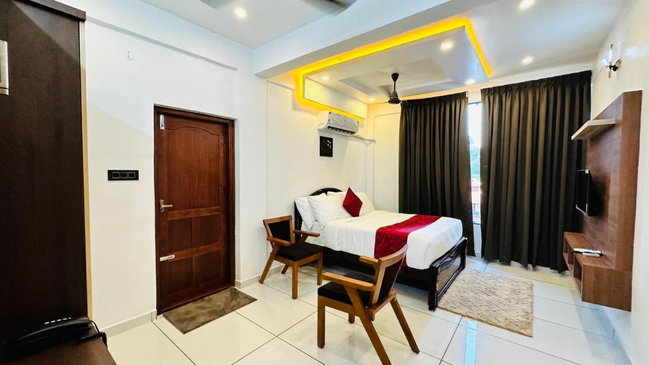 Achoos Residency Otel Tiruvalla Dış mekan fotoğraf